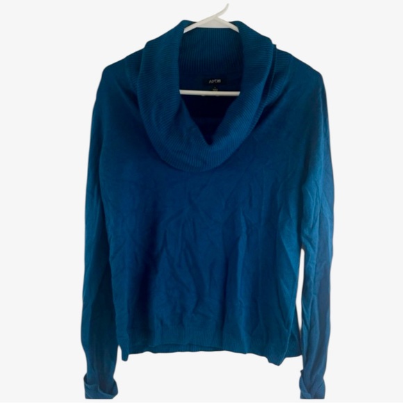 Stunning teal sweater ! - Picture 1 of 4